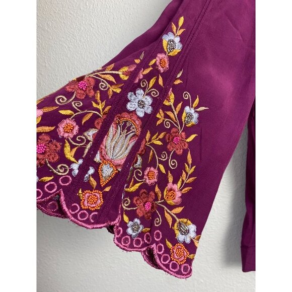 Soft Surroundings Floral embroidered Top Womens size Medium Purple Boho Vacation - Picture 10 of 12